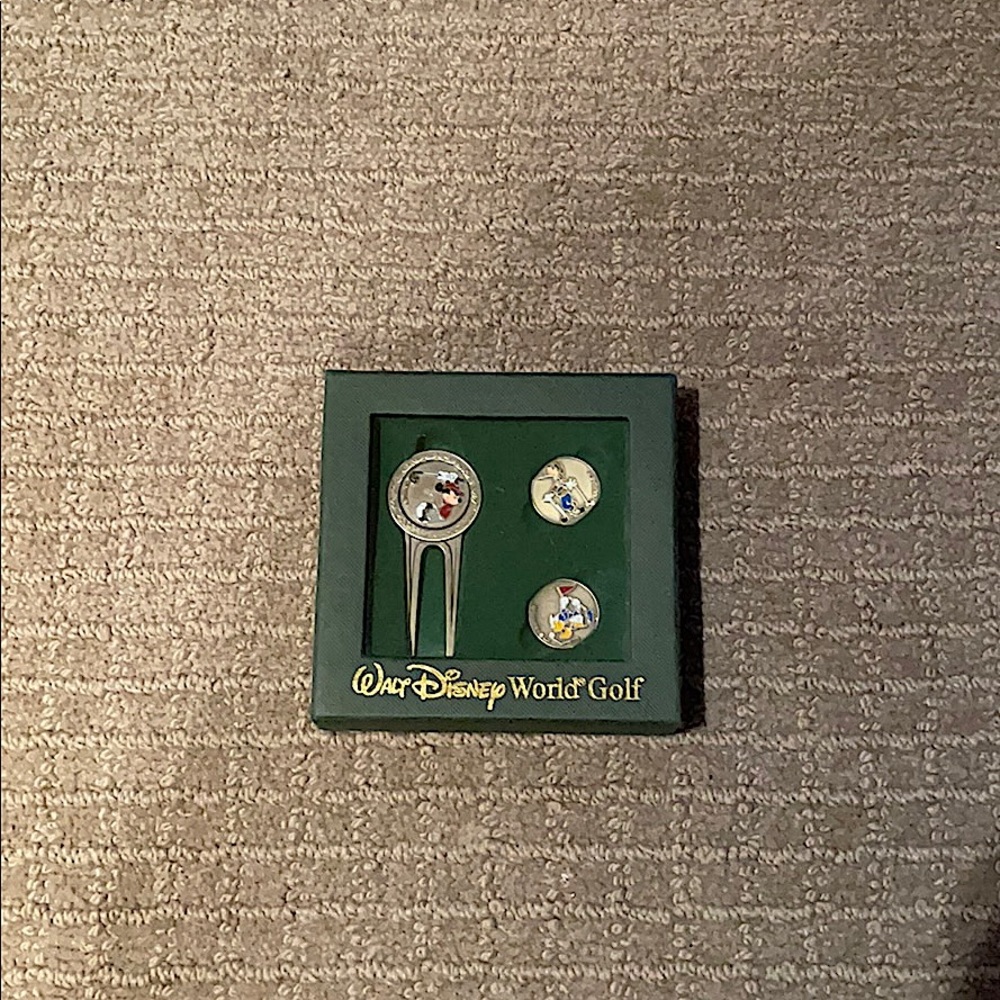Walt Disney World golf repair tool